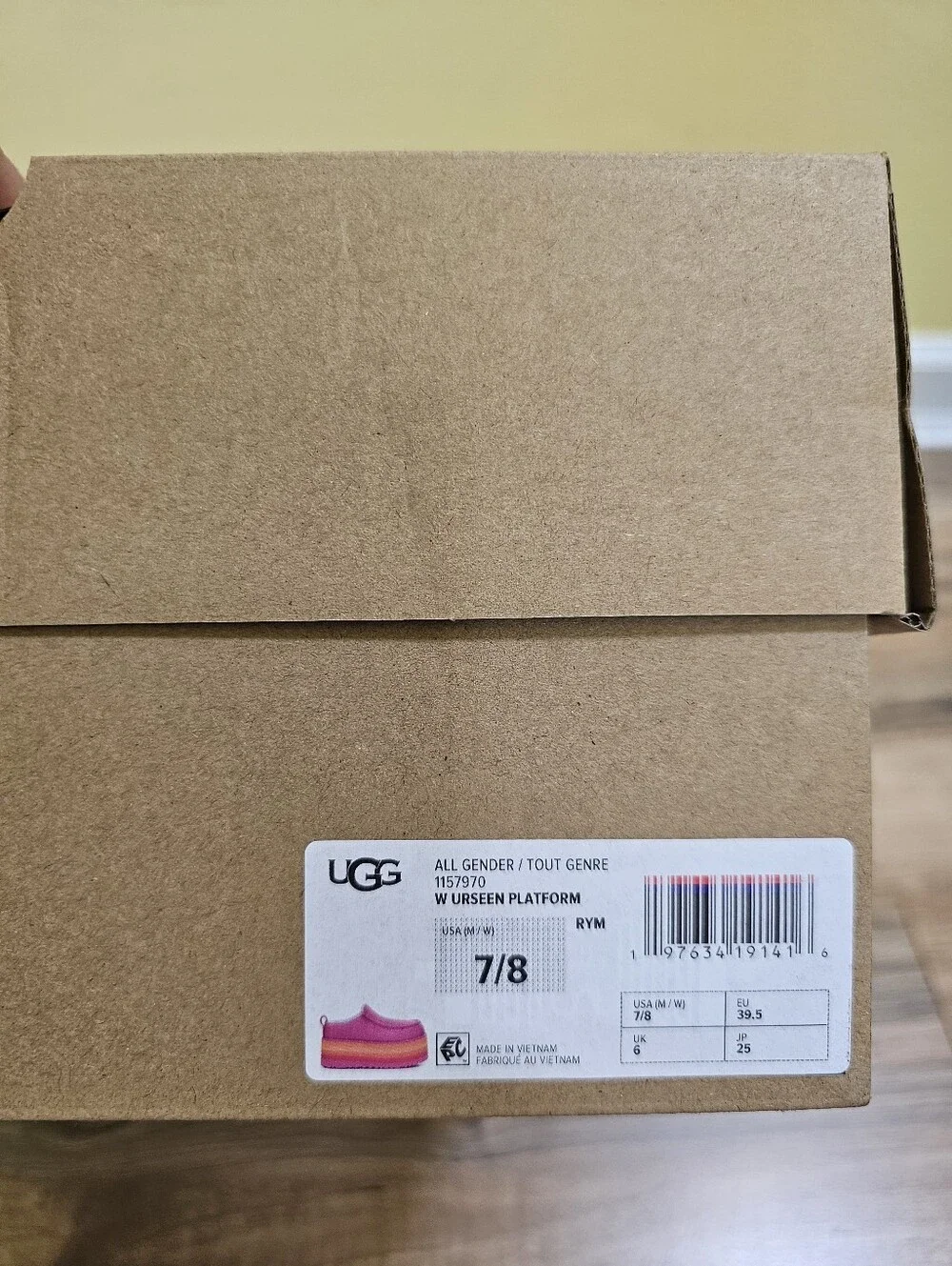 UGG new urseen